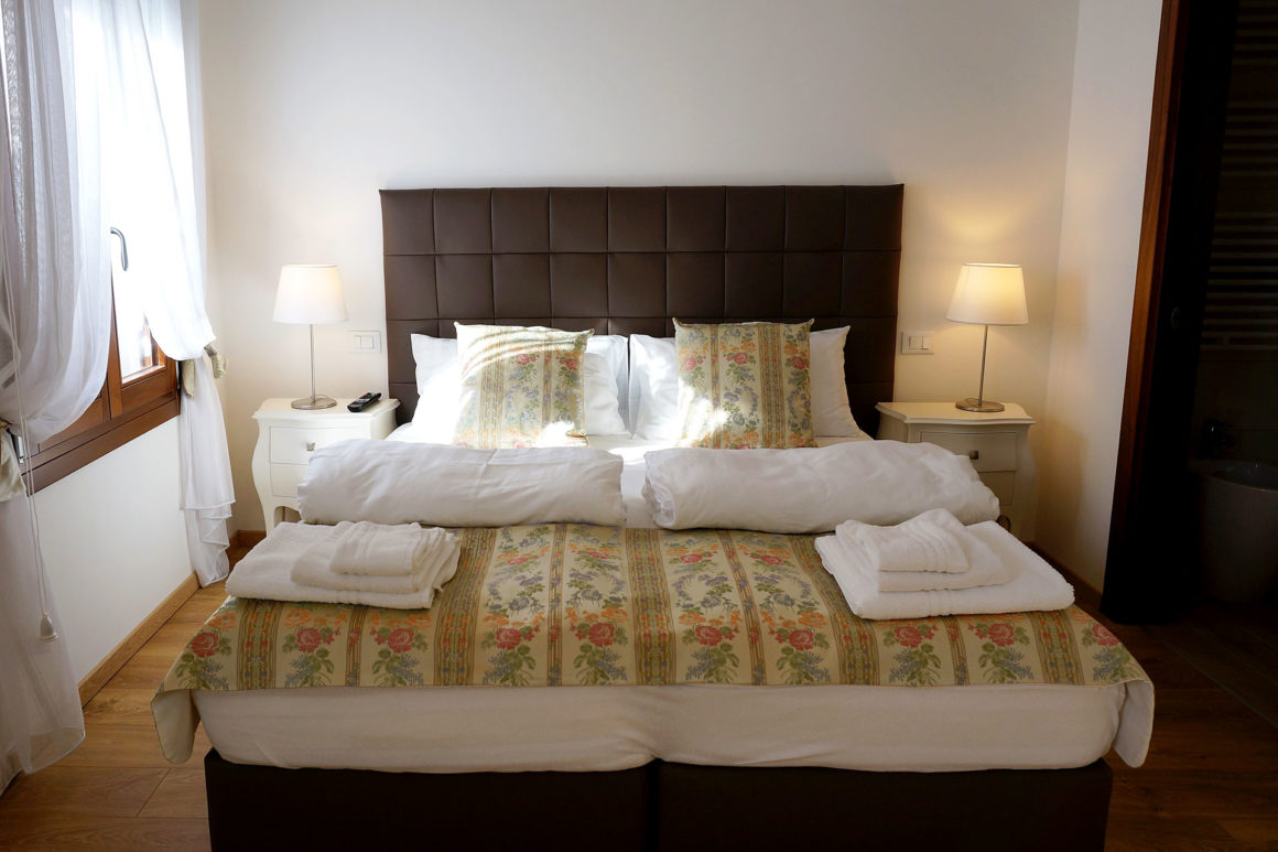Double Room Classic - The Bed | Luxury B&B in Venice | B&B Hortus